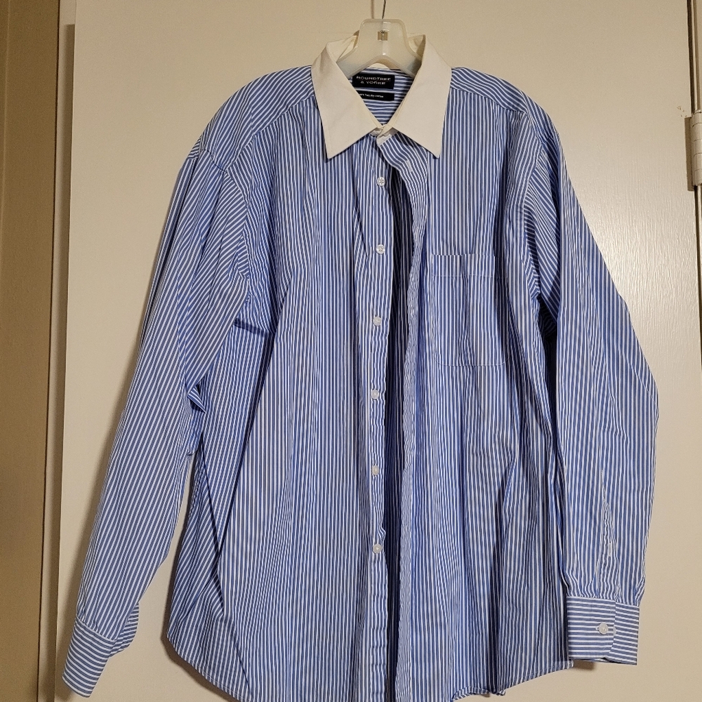 Men's Roundtree and Yorke button-up, blue and white stripes